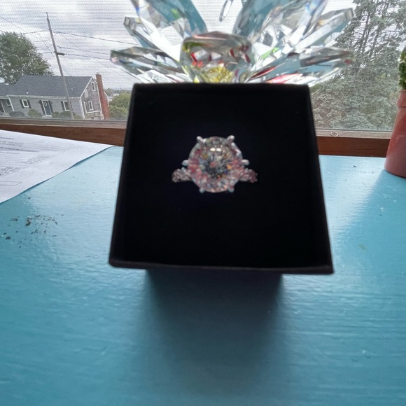 Moissanite - Picture 3 of 12